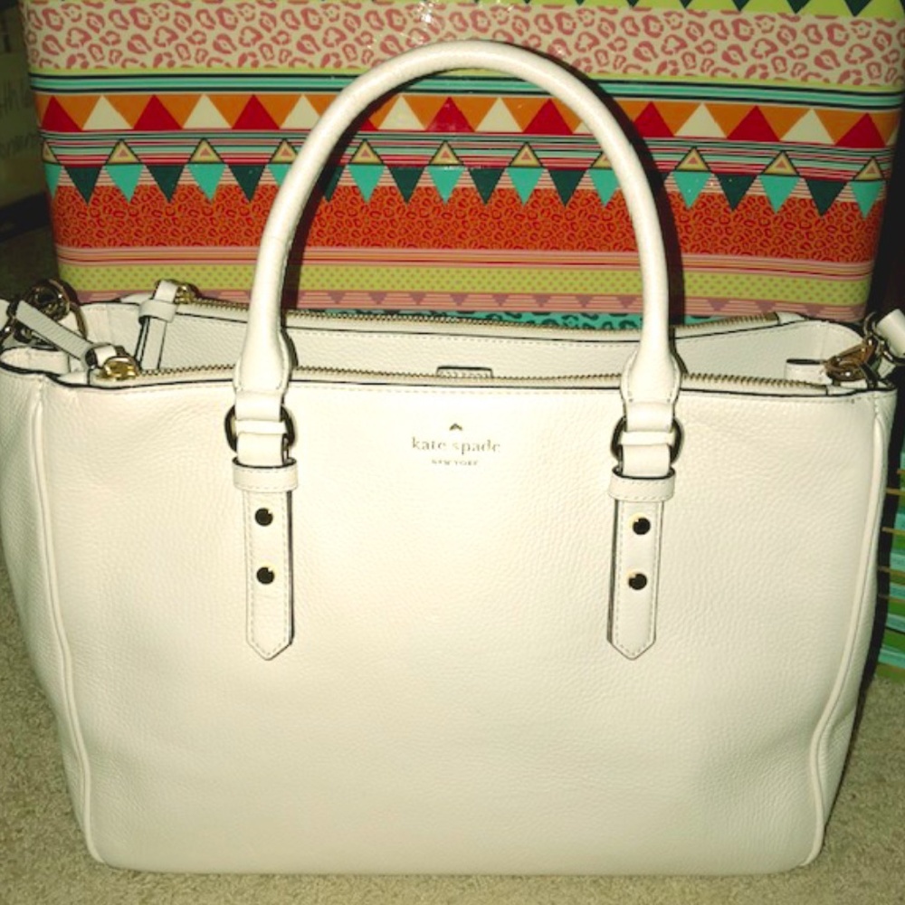 KATE SPADE BEIGE PURSE!